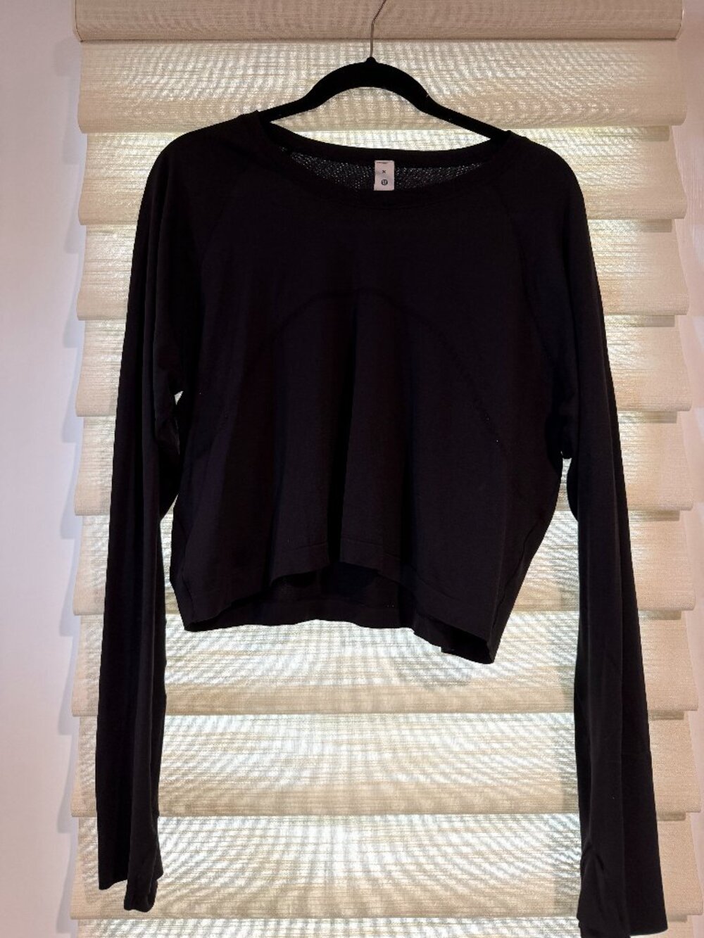 lululemon black long-sleeve crop (size 20)